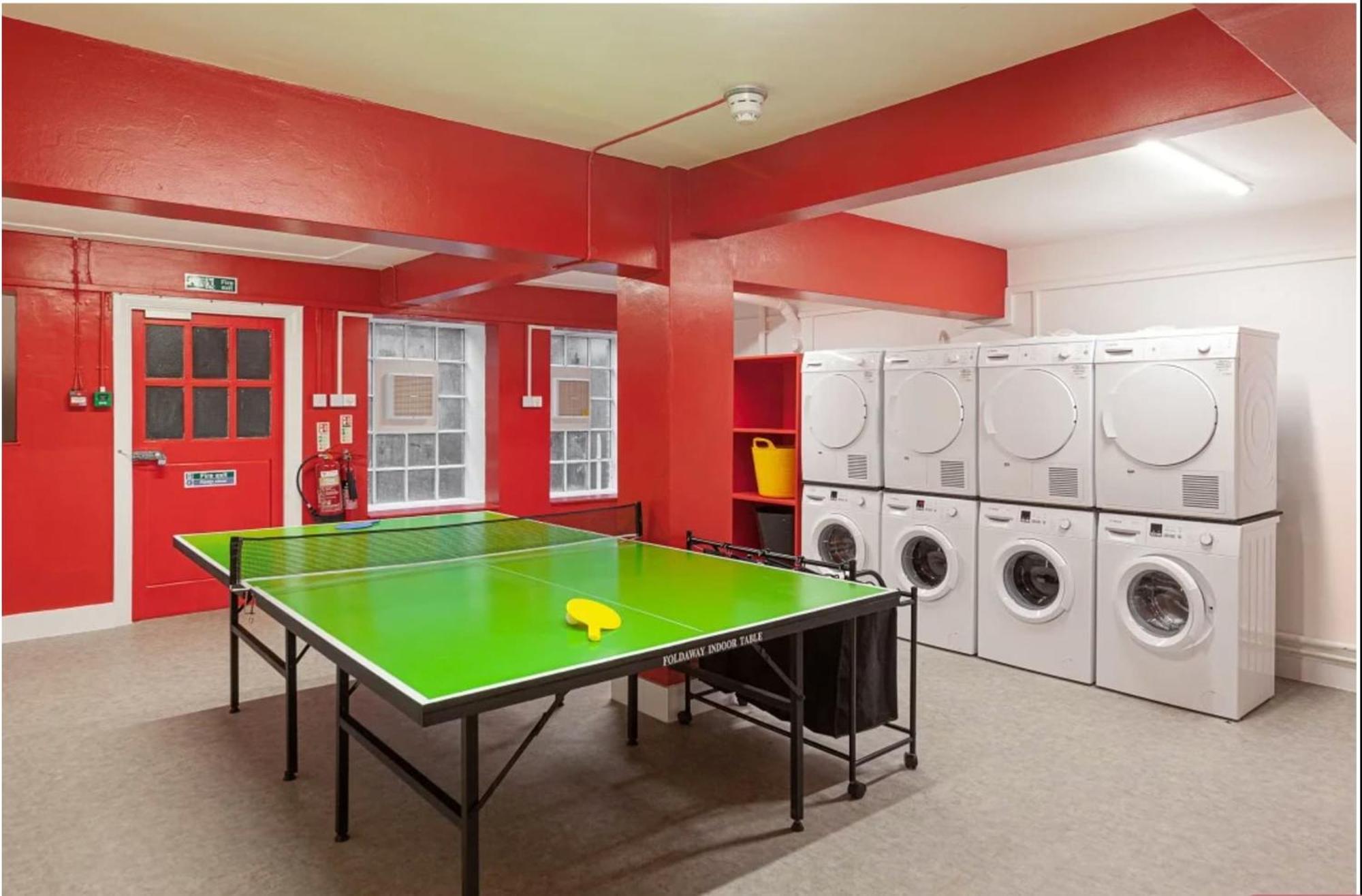 Spacious Room With Shared Facilities London Exterior photo
