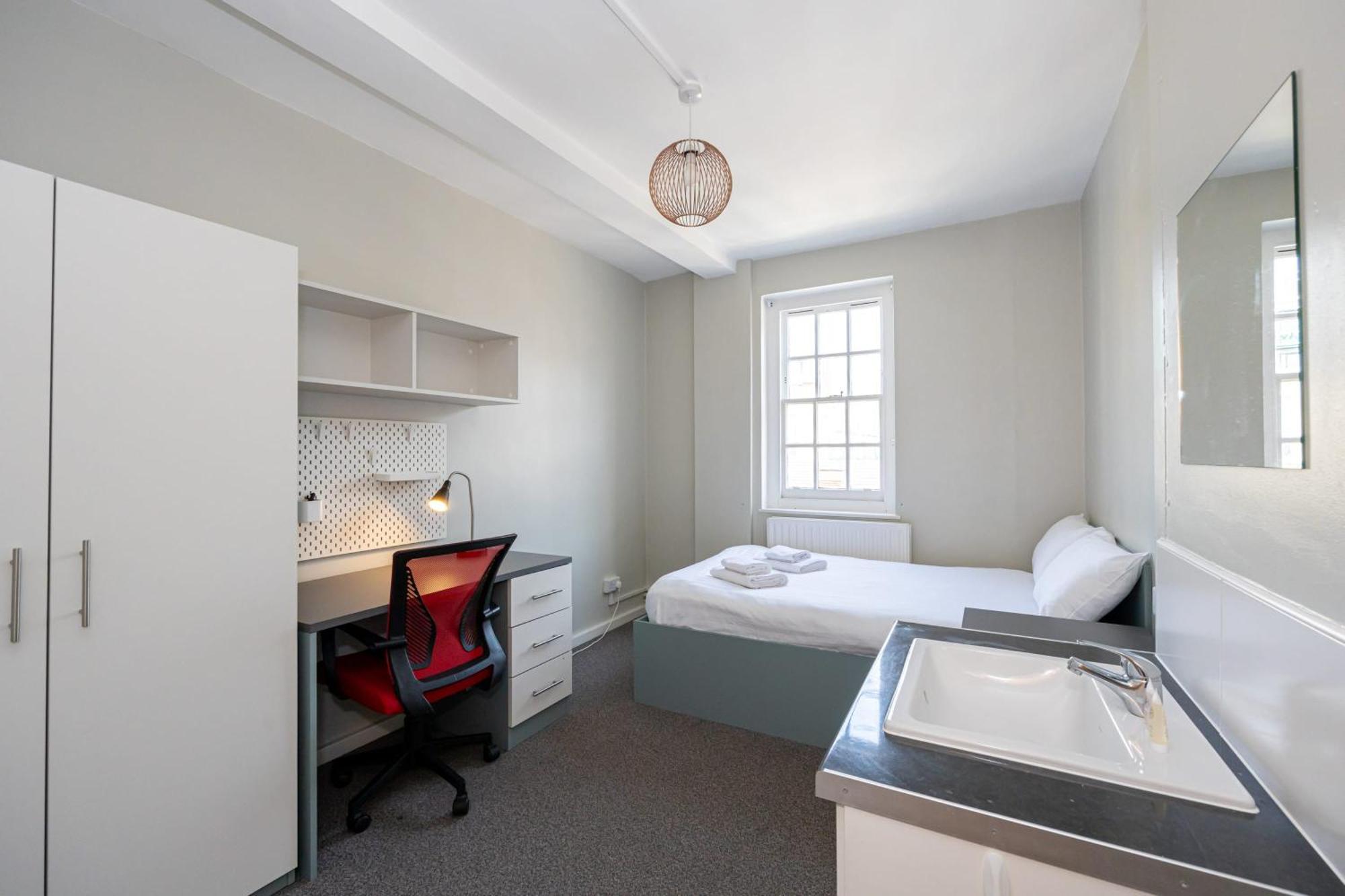 Spacious Room With Shared Facilities London Exterior photo