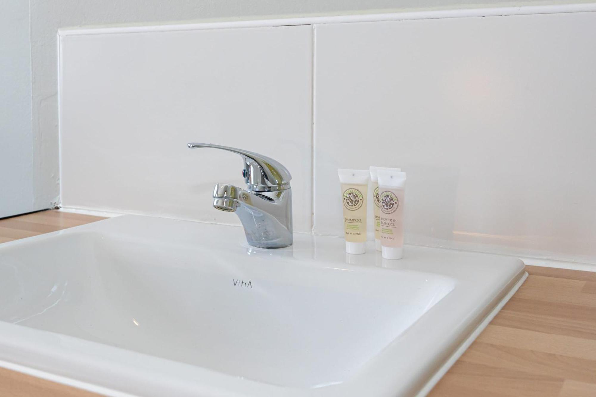 Spacious Room With Shared Facilities London Exterior photo
