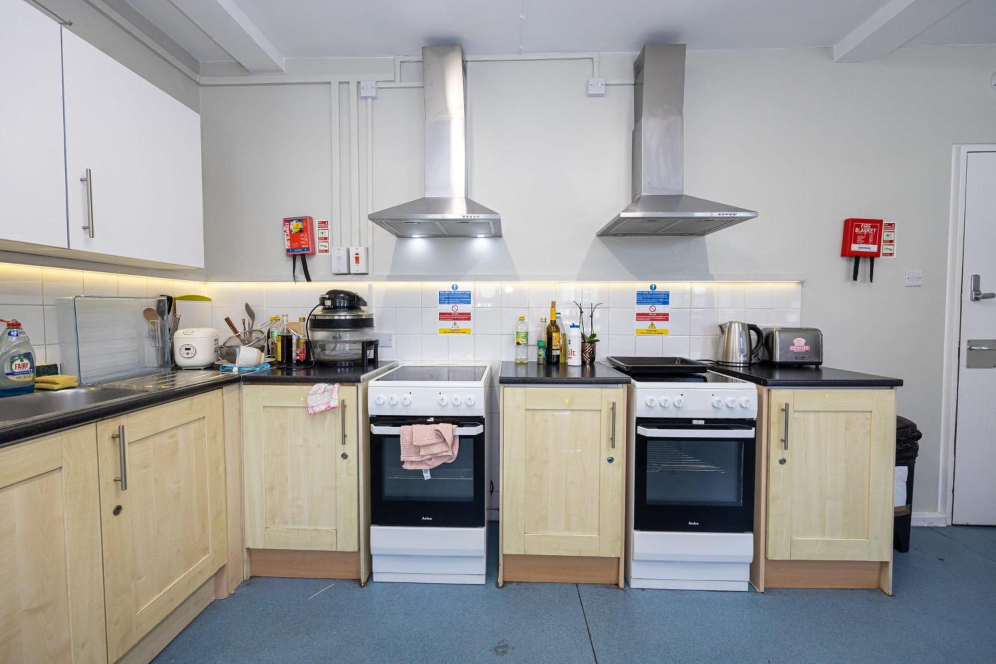 Spacious Room With Shared Facilities London Exterior photo